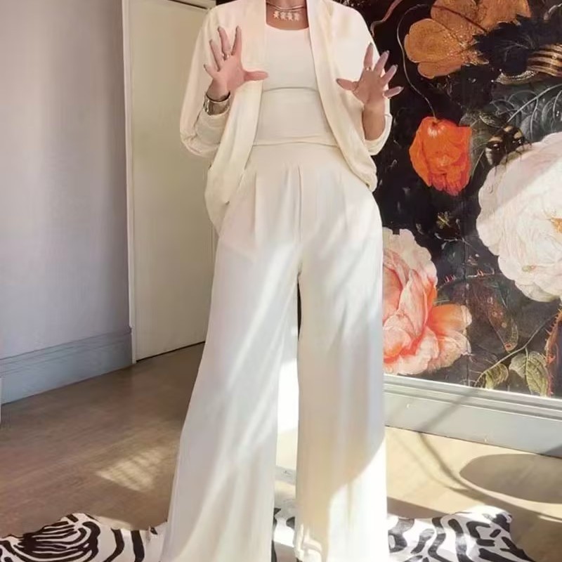 0c532391-e086-4fed-9caa-39697d1bc248.jpg Women's Blouse Suit - Image 1