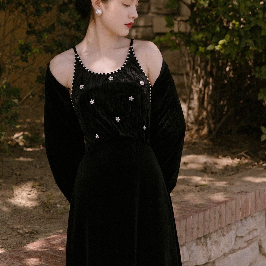 1854213790577.jpg Velvet Pearl French Dress Two-Piece Niche High-End Women's Clothing - Image 1